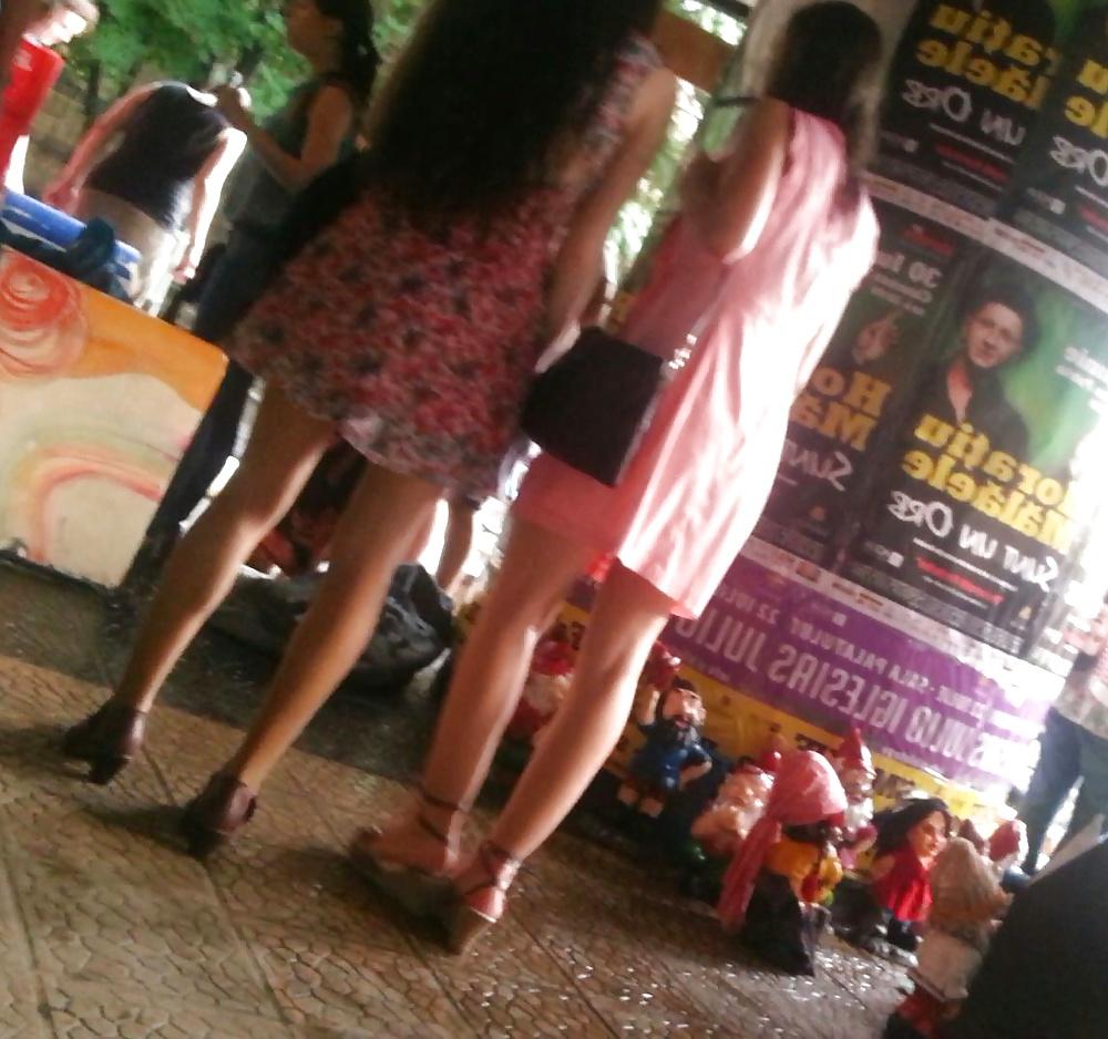 23P Spy rain old + young romanian - femei ude