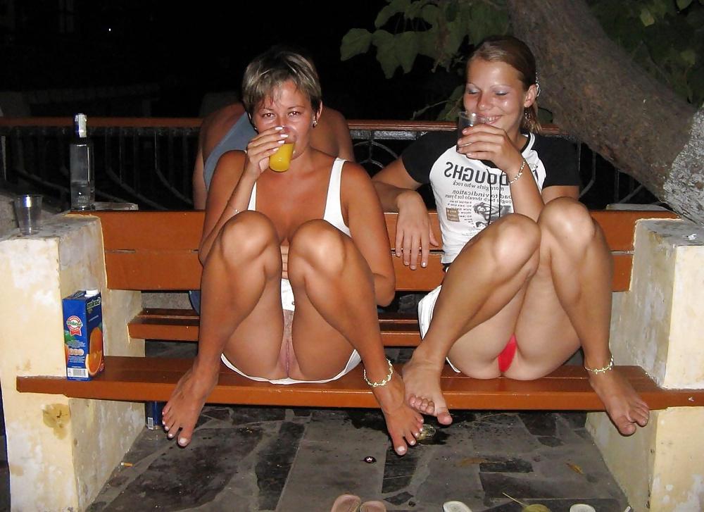 25P Upskirt, Flashing, candid images from girls and matures