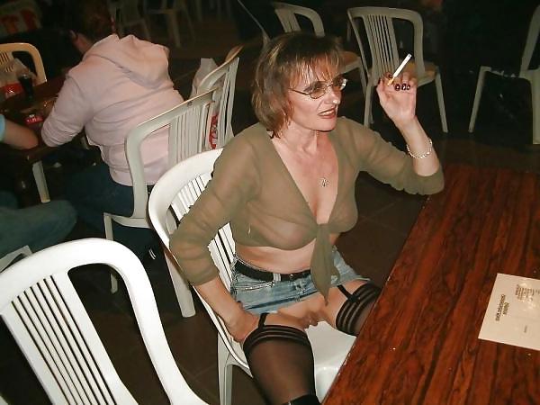 25P Flashing Their Pussy And Ass