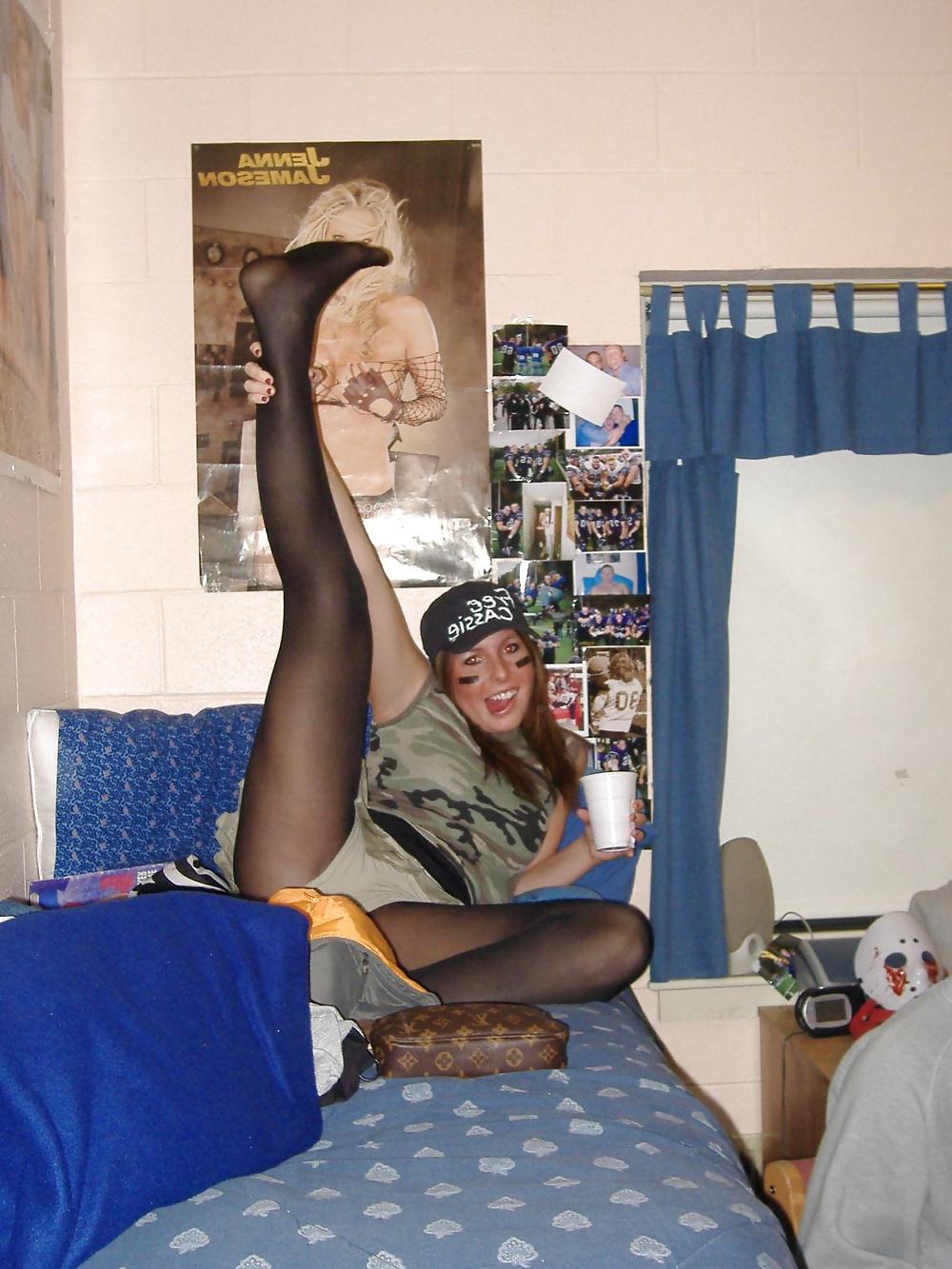25P Nylon upskirt 17
