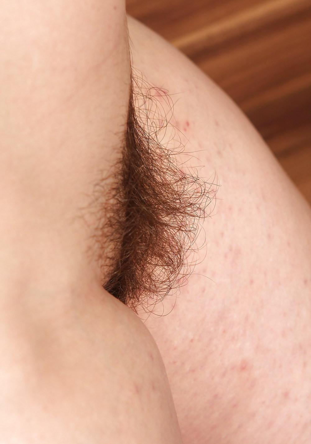 14P Saxana Milf Rub Her Large Bush - Jotha Hele