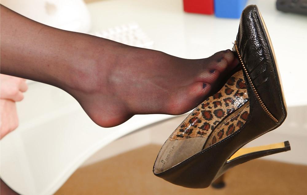 15P Nylons in High Heels