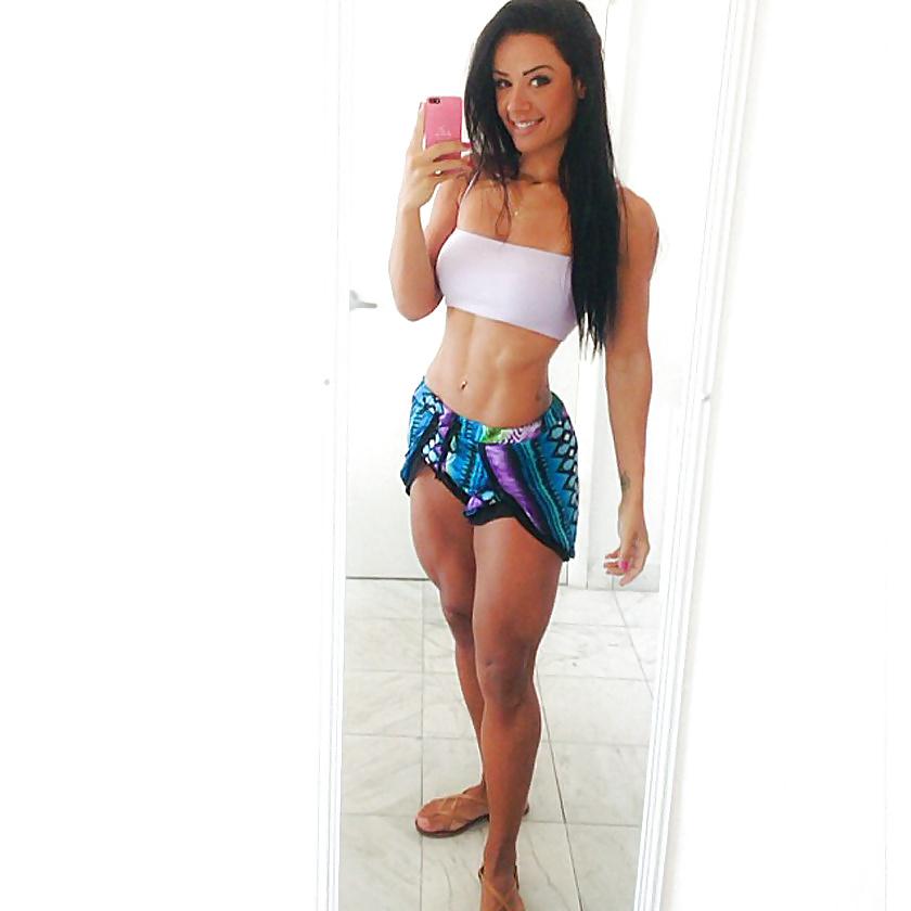 25P Hot fitness girls