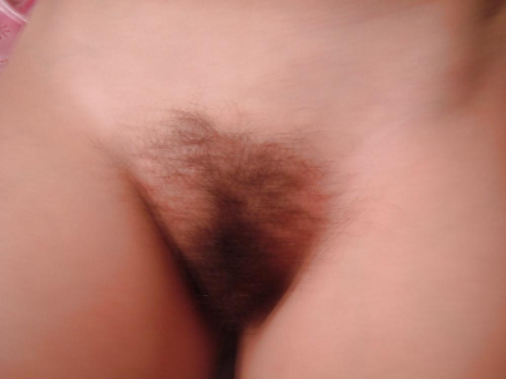 11P Wet hairy pussy