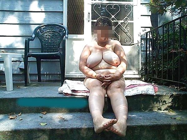 21P Mature and old tits and ass,What do you think of this woman?