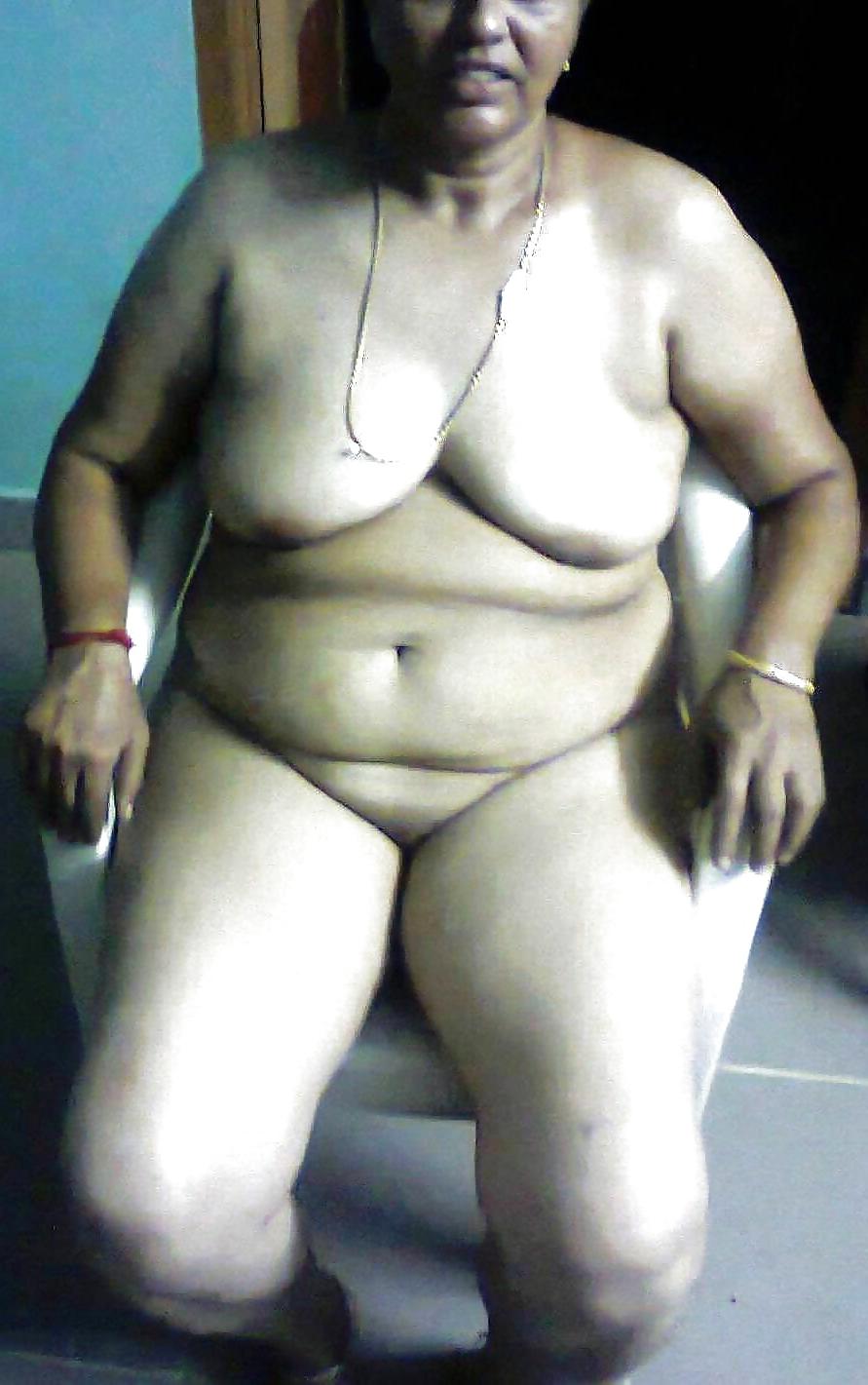 21P Mature and old tits and ass,What do you think of this woman?