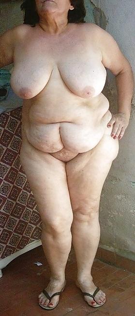21P Mature and old tits and ass,What do you think of this woman?