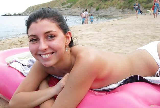 14P Brunette Beach Girl