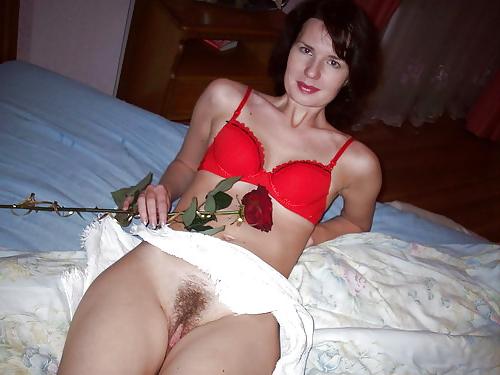 25P Bottomless and Hairy Milfs