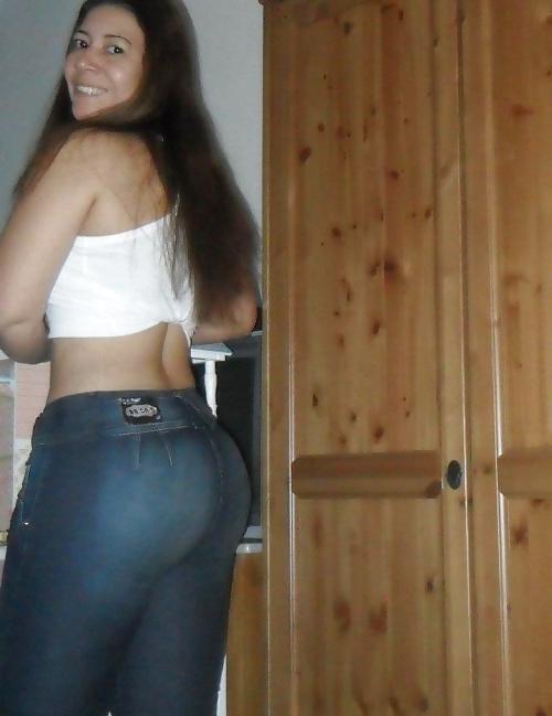 25P Girls in tight pants 23