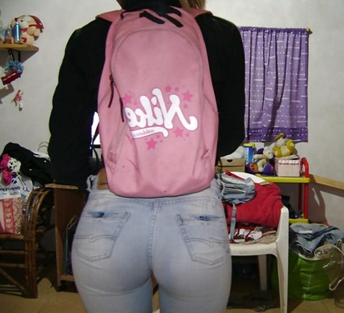 25P Girls in tight pants 23