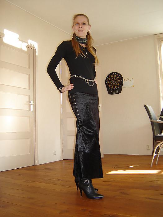 25P Nathalie in nylon and leather horny mature wife