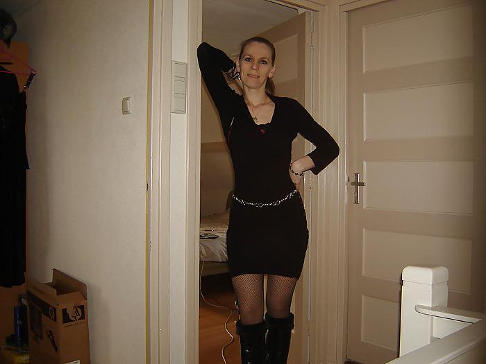 25P Nathalie in nylon and leather horny mature wife