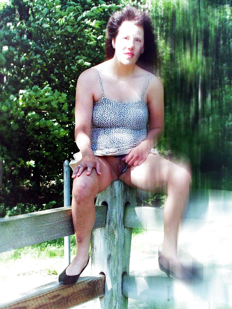 25P Ex wife Flashing in a park