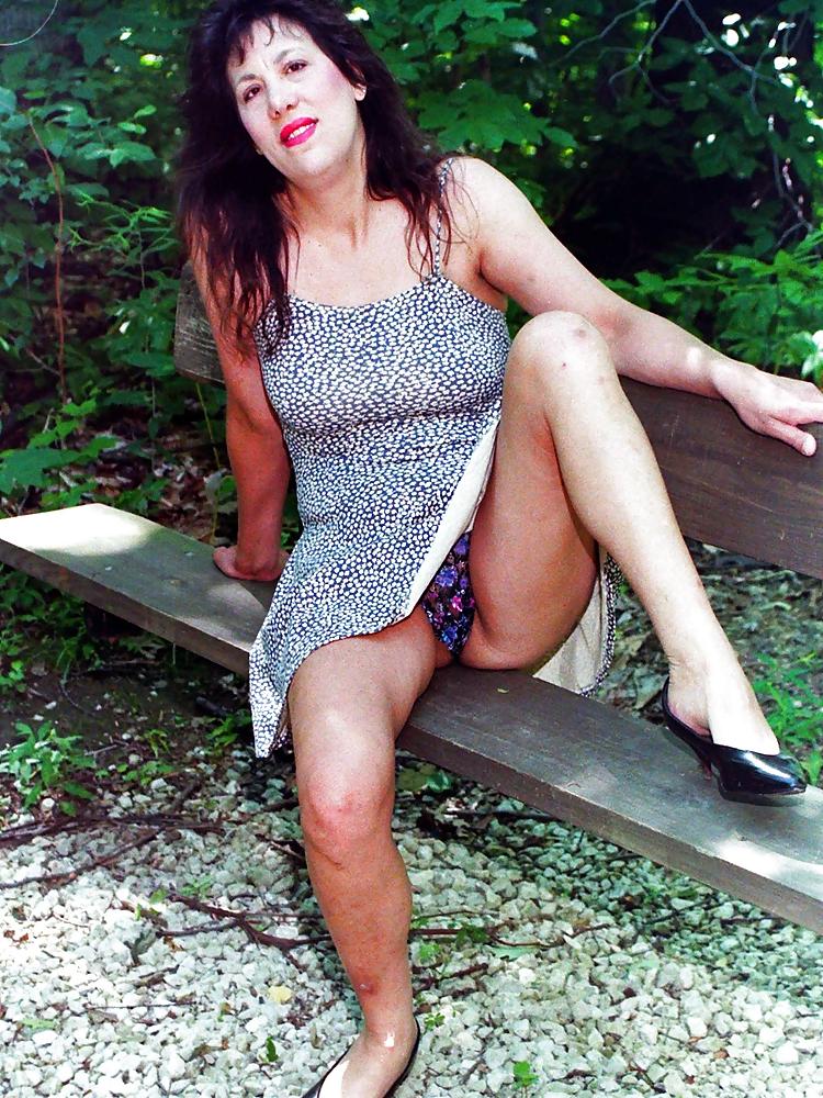 25P Ex wife Flashing in a park