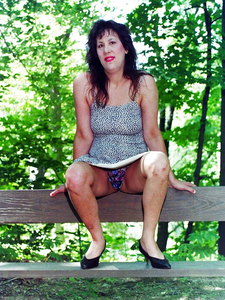 25P Ex wife Flashing in a park