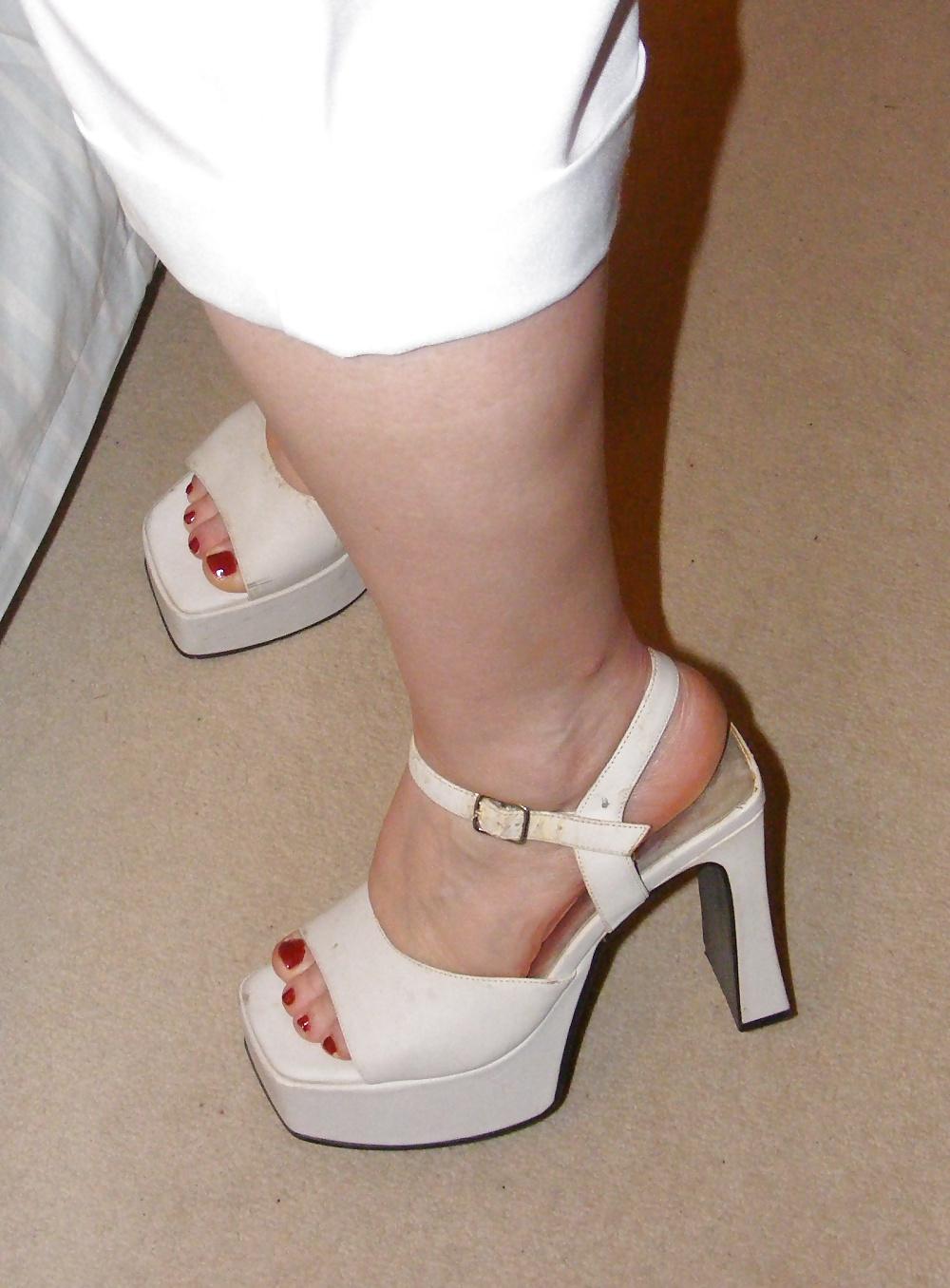 25P Slutty secretary in white knickers and platforms