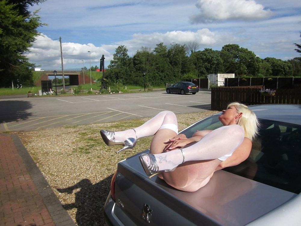 25P Lincs milf flashing, wanna know when next shoot planned