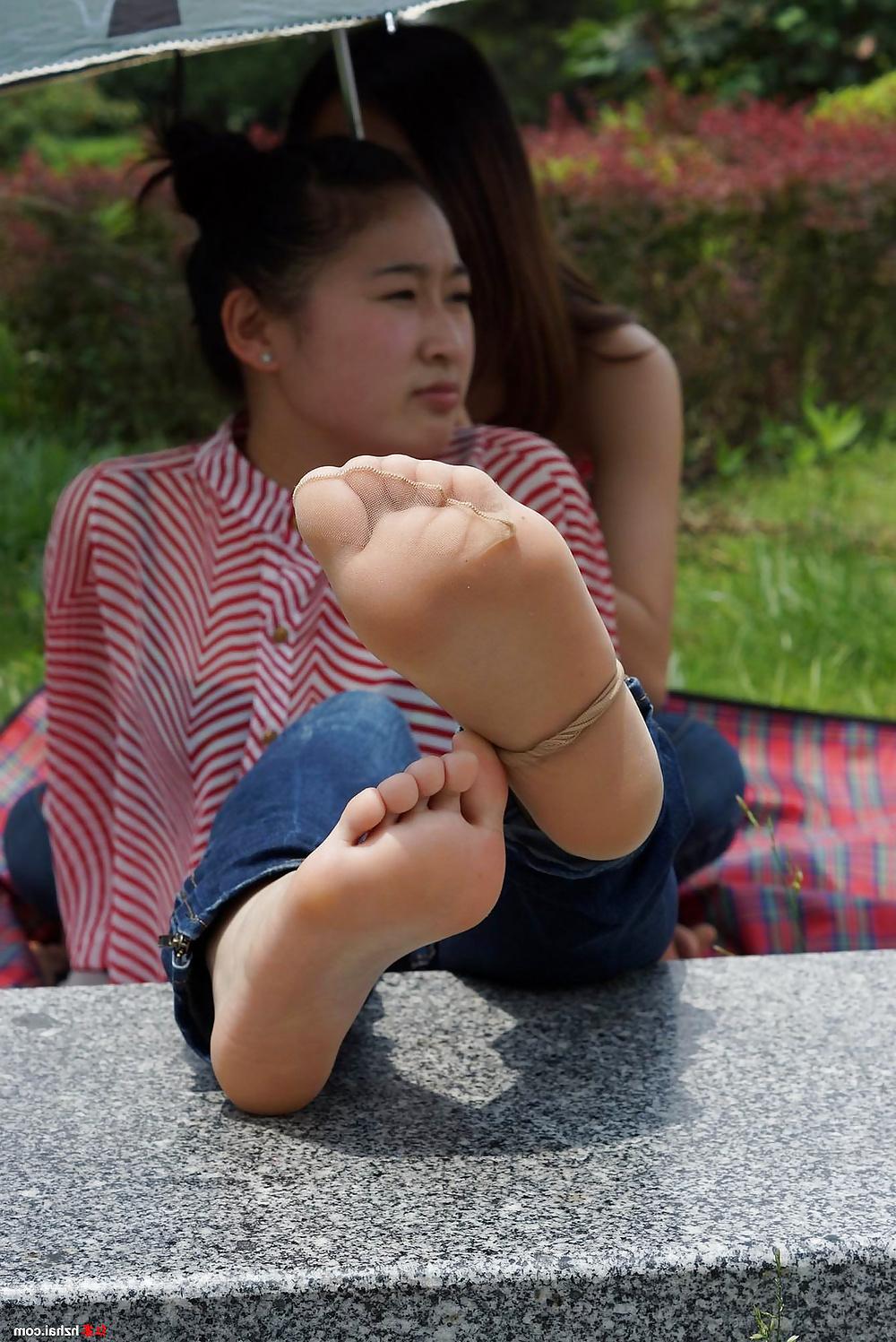 25P Hot asians in nylon