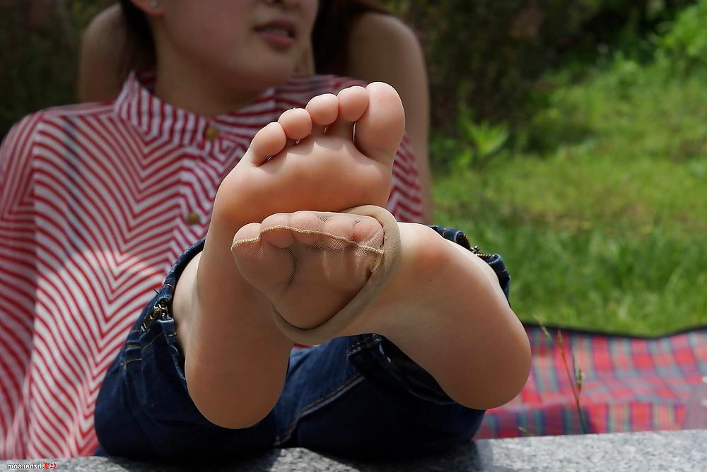 25P Hot asians in nylon
