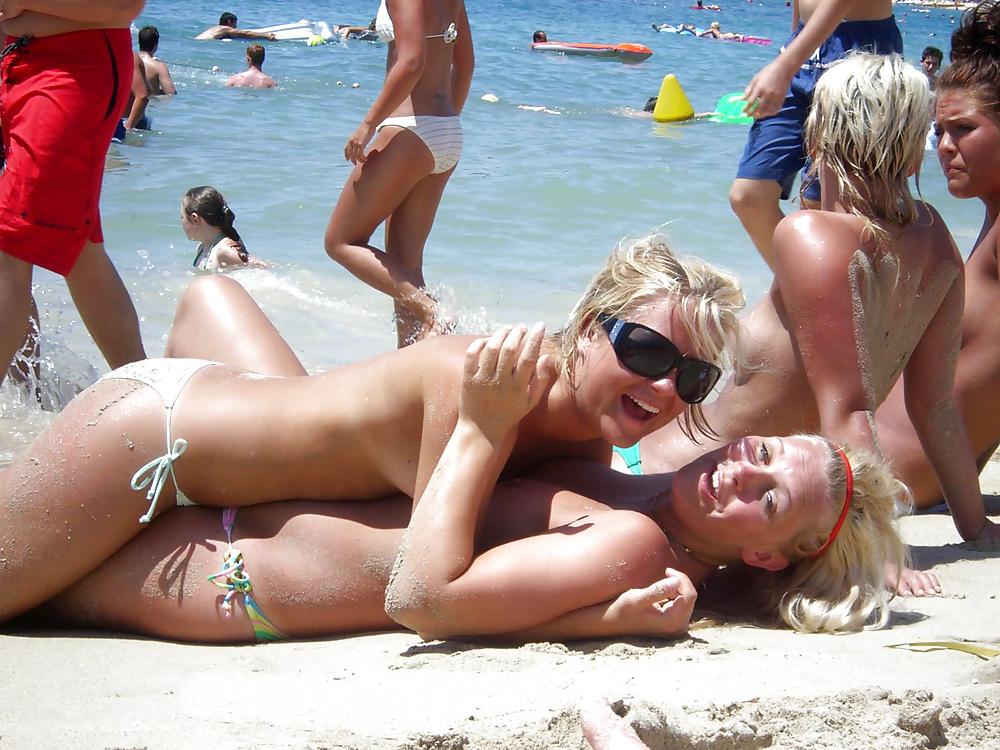 25P Nude at the beach 1