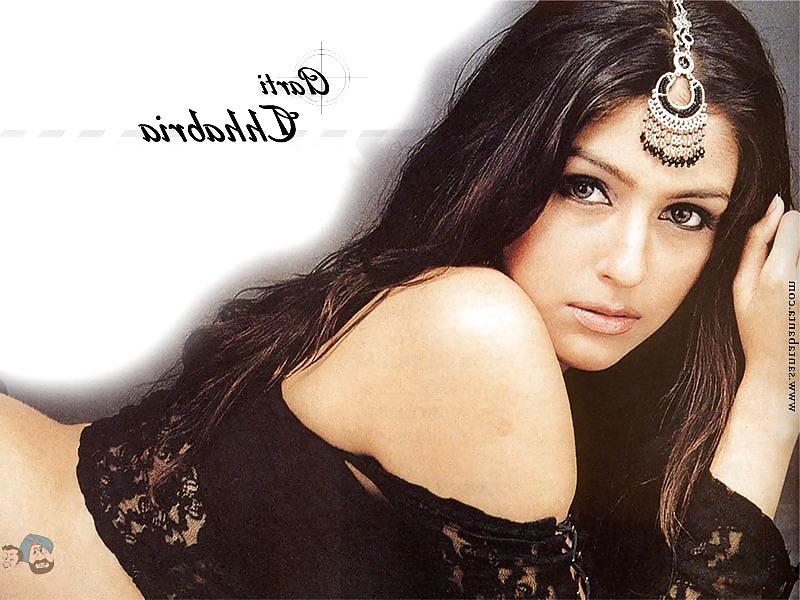 10P Aarti Chhabria DEEP CLEAVGE