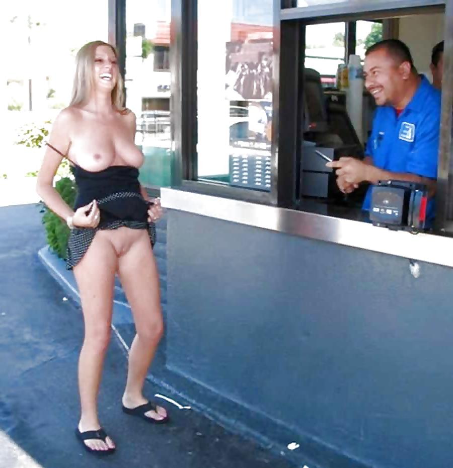 25P Women Flashing You Look Quick