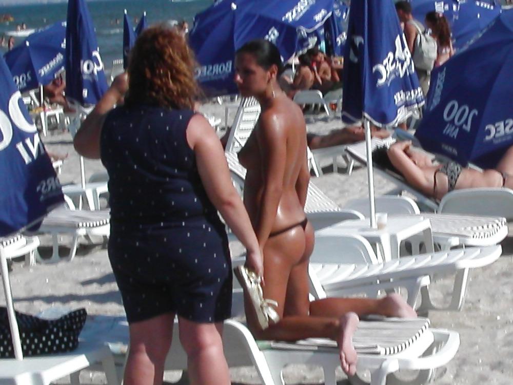 25P Beach Asses