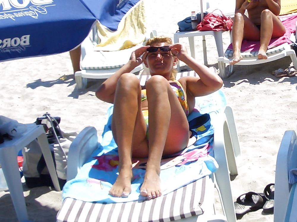 25P Beach Asses