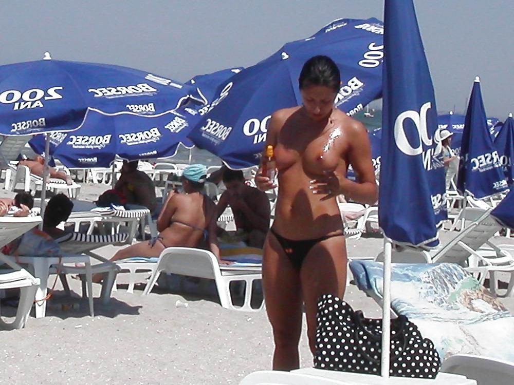 25P Beach Asses