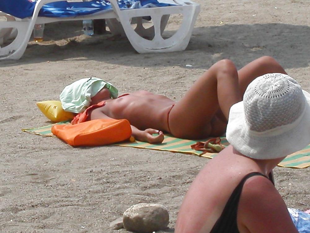 25P Beach Asses