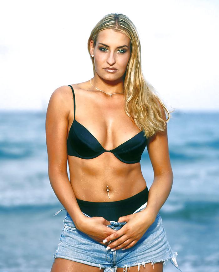 8P Sarah Connor at the Beach