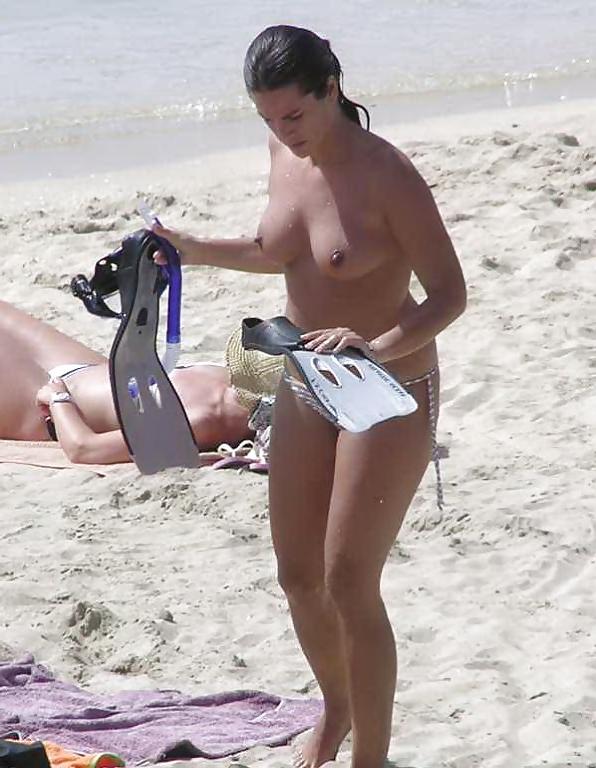 25P Topless Beach - 25