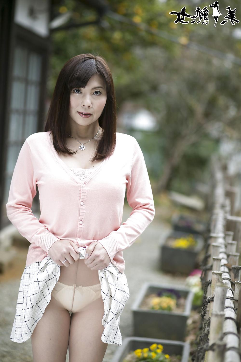 25P SEXY Kimika Ichijo (MILF) 1