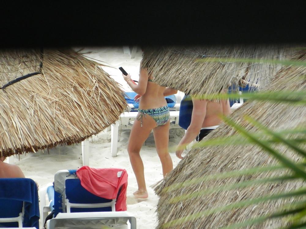 25P Sneaky beach shots part 2 - beach ass