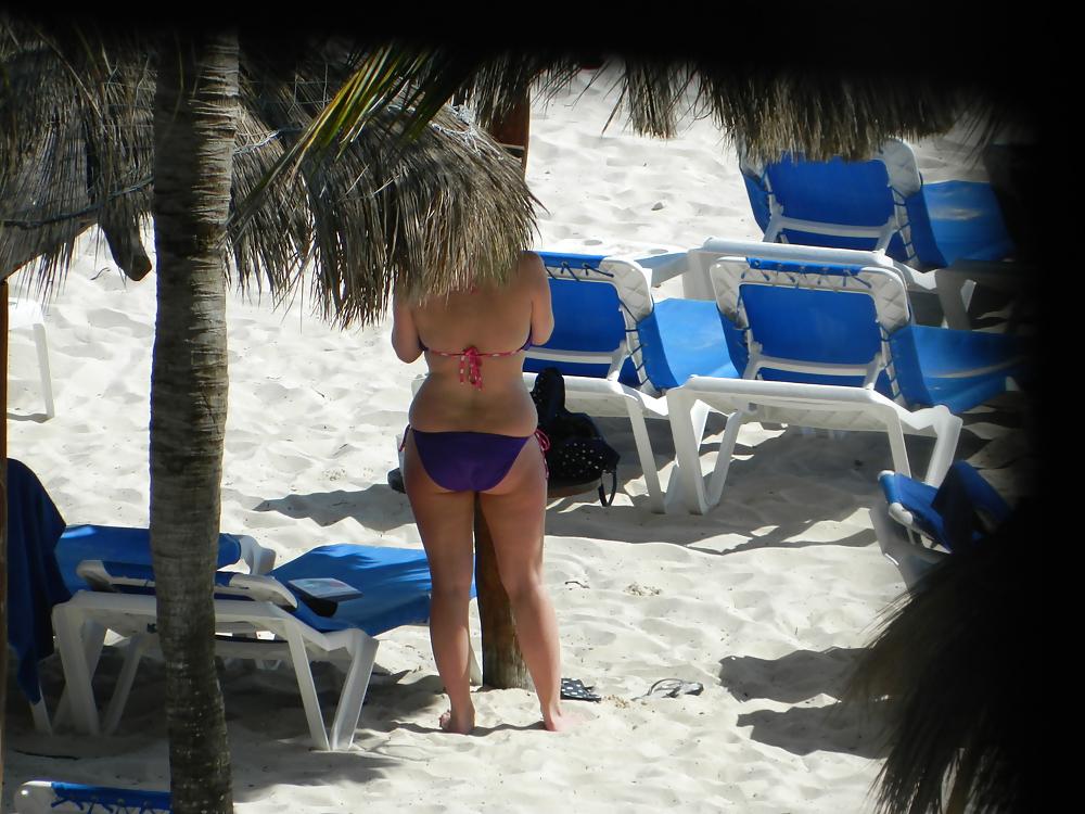 25P Sneaky beach shots part 2 - beach ass