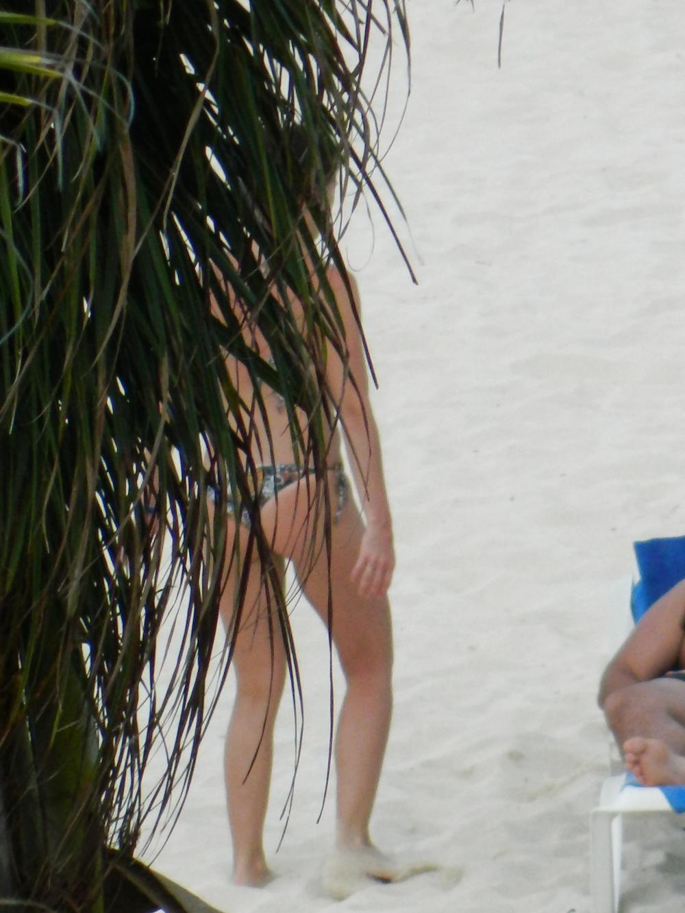 25P Sneaky beach shots part 2 - beach ass