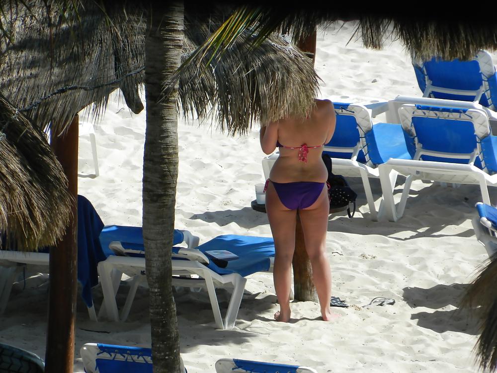 25P Sneaky beach shots part 2 - beach ass