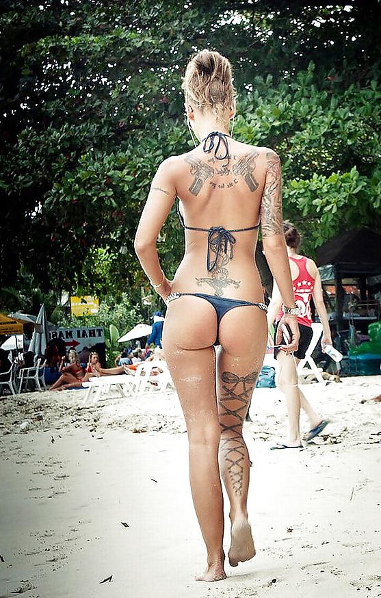 25P Beach Bitches...