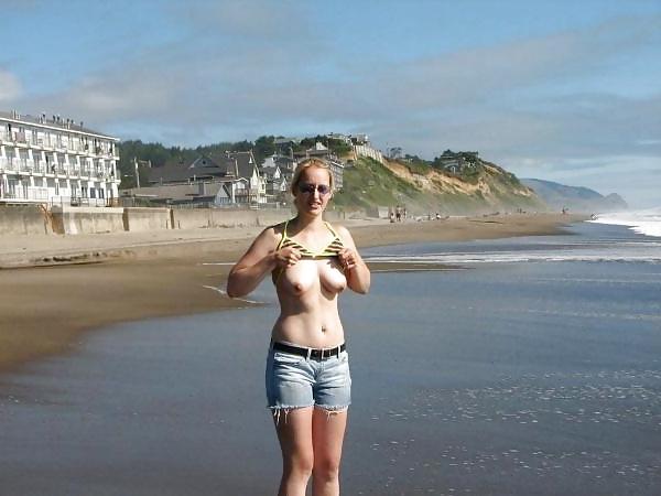 25P Flashing Their Tits 4