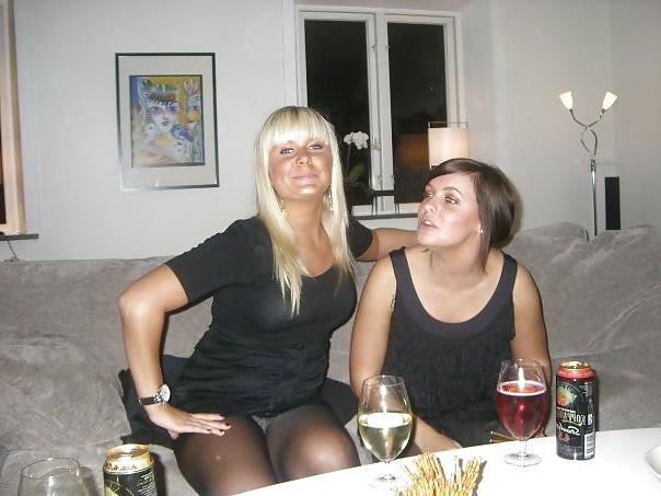 25P Nylon upskirt 4