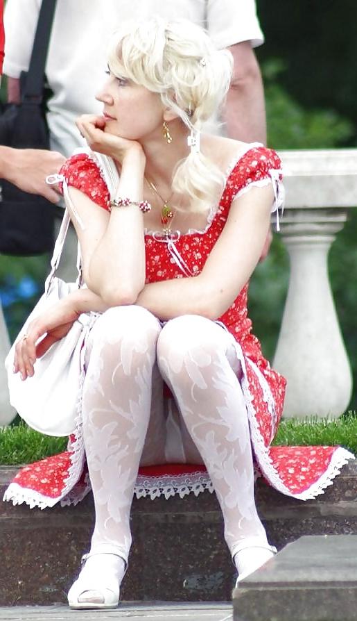 25P Nylon upskirt 4
