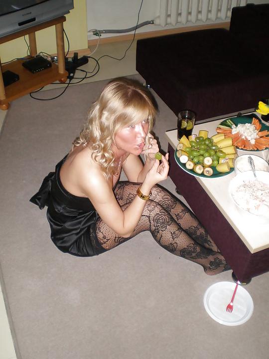 25P Nylon upskirt 4