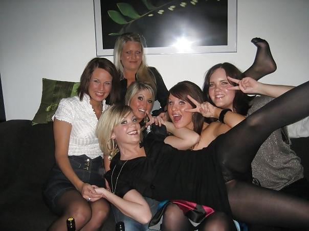 25P Nylon upskirt 4
