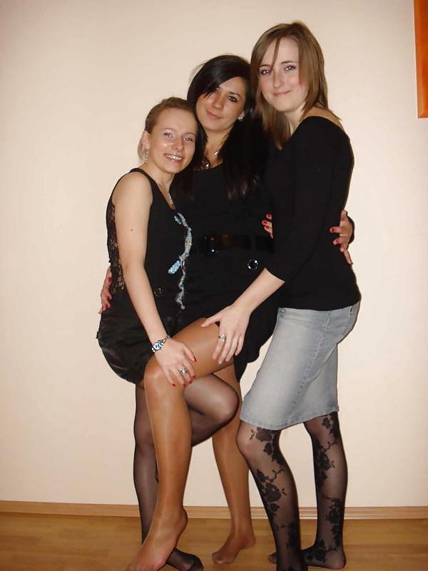 25P Nylon upskirt 4