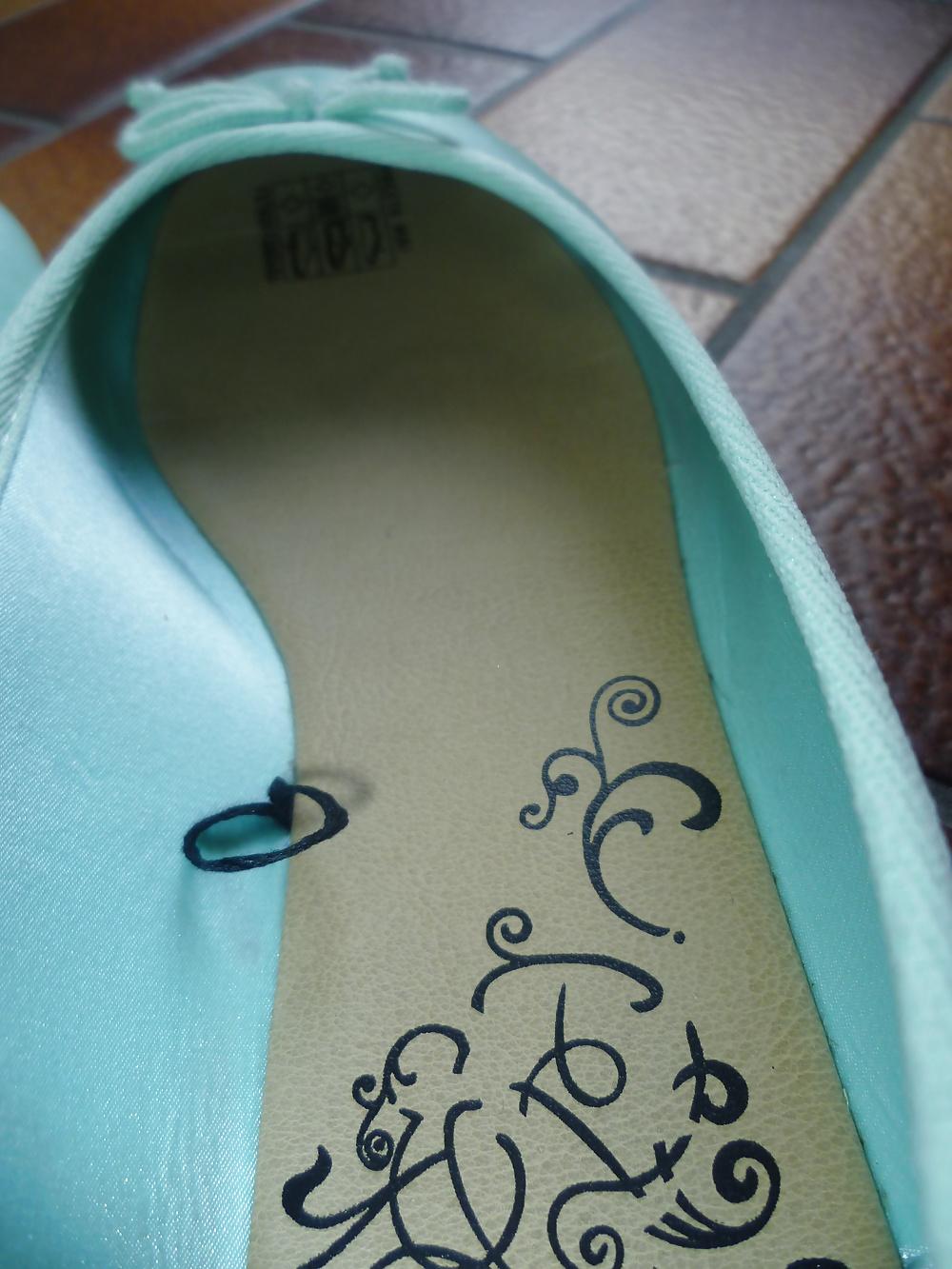 17P Weisse Ballerinas mit Nylons und Sperma
