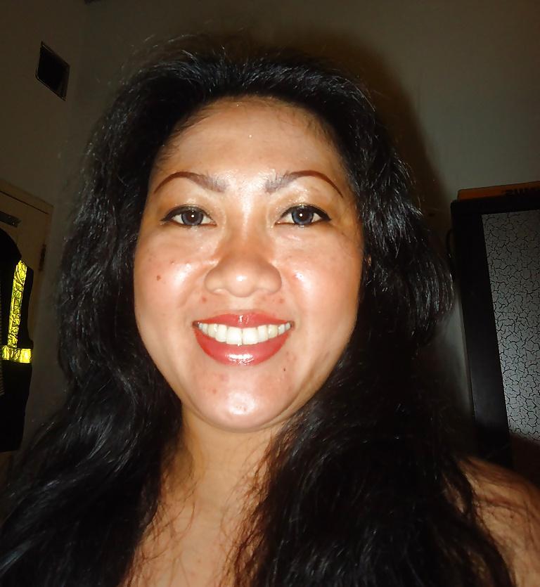 22P Hot Indo MILF Selfies & Facials 