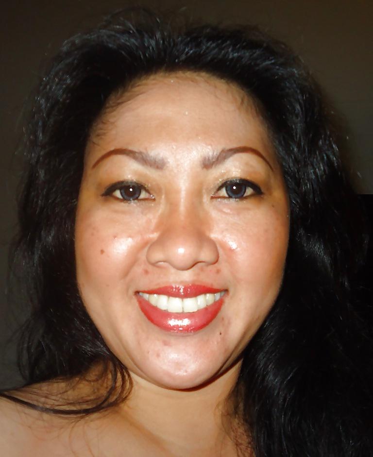 22P Hot Indo MILF Selfies & Facials 