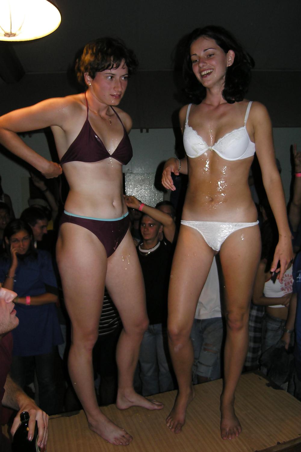 16P Candid voyeur panties thongs flashing tits asses teens