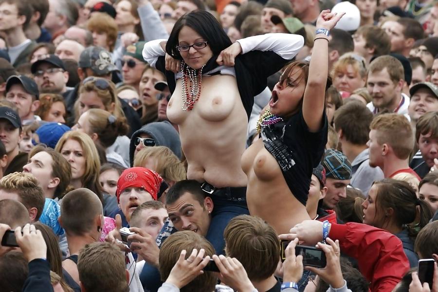 25P Flashing Tits at Concert